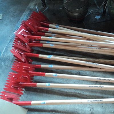 DIY 屋根 プロジェクト カスタマイズ 屋根 スペード と ロング 木の ハンドル で 簡単 に でき た